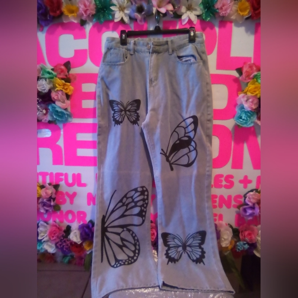 #045👉🏼Women's/Teens Wide Leg Bell Bottom Blue Jeans